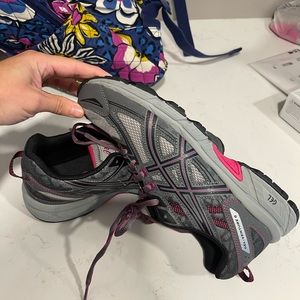 ASICS Gel venture 6 Size 9.0 EUC